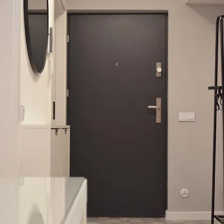 Reden Park - Free Parking - Easy Check-in Apartment