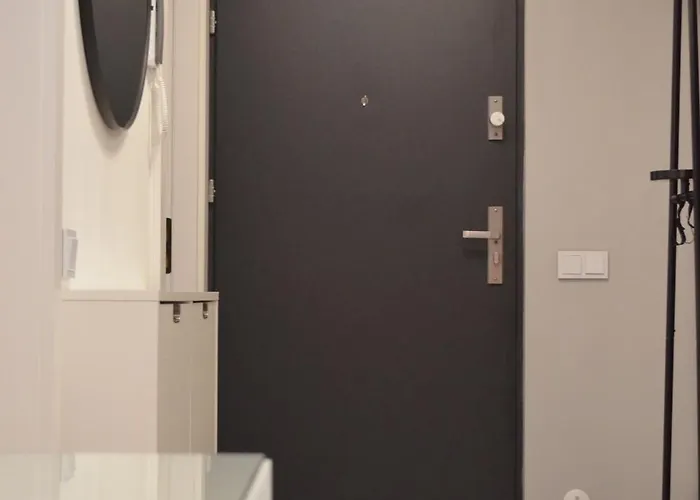 Reden Park - Free Parking - Easy Check-in Apartment