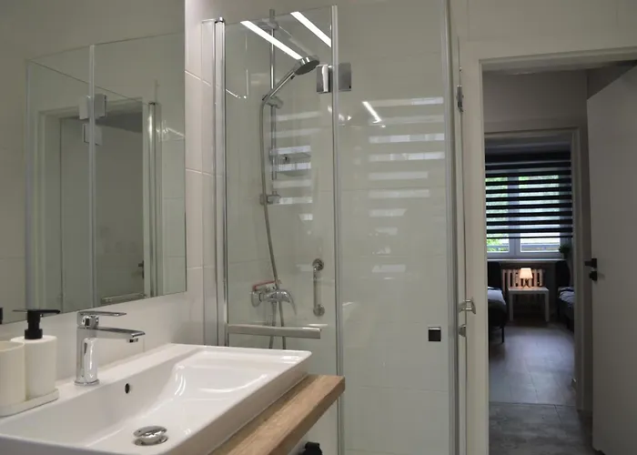 Reden Park - Free Parking - Easy Check-in Apartment *